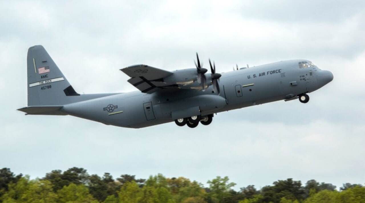 C-130؛ اگر جنگ هسته ای رخ دهد این هواپیما خطرناک ترین هواپیما در آسمان خواهد بود(+عکس)
