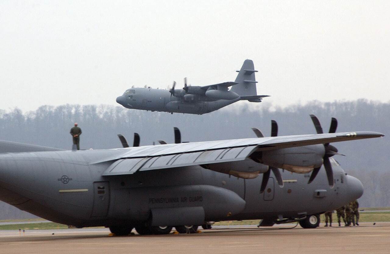 C-130؛ اگر جنگ هسته ای رخ دهد این هواپیما خطرناک ترین هواپیما در آسمان خواهد بود(+عکس)