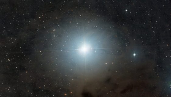 اپسیلون گاو، ستاره‌ای با سیاره