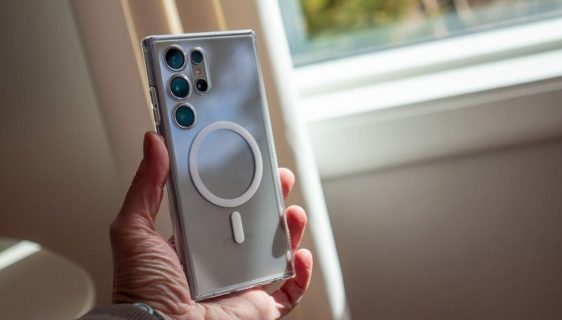 لوازم جانبی MagSafe ظاهراً عملکرد قلم S Pen گلکسی S24 اولترا را مختل می‌کنند
