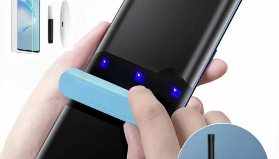 از محافظ نمایشگر Liquid UV استفاده نکند