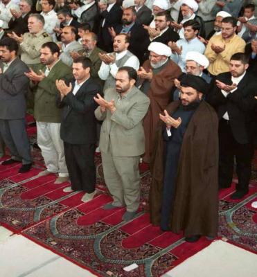 تصاویر نادر شهید سیدحسن نصرالله از نماز جمعه تهران؛ خاطرهای ماندگار