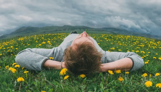 ۹ ویژگی انسان های آرام که خوب است یاد بگیریم