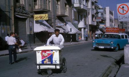 عکس نوستالژیک از یک بستنی‌فروشی در تهران+عکس