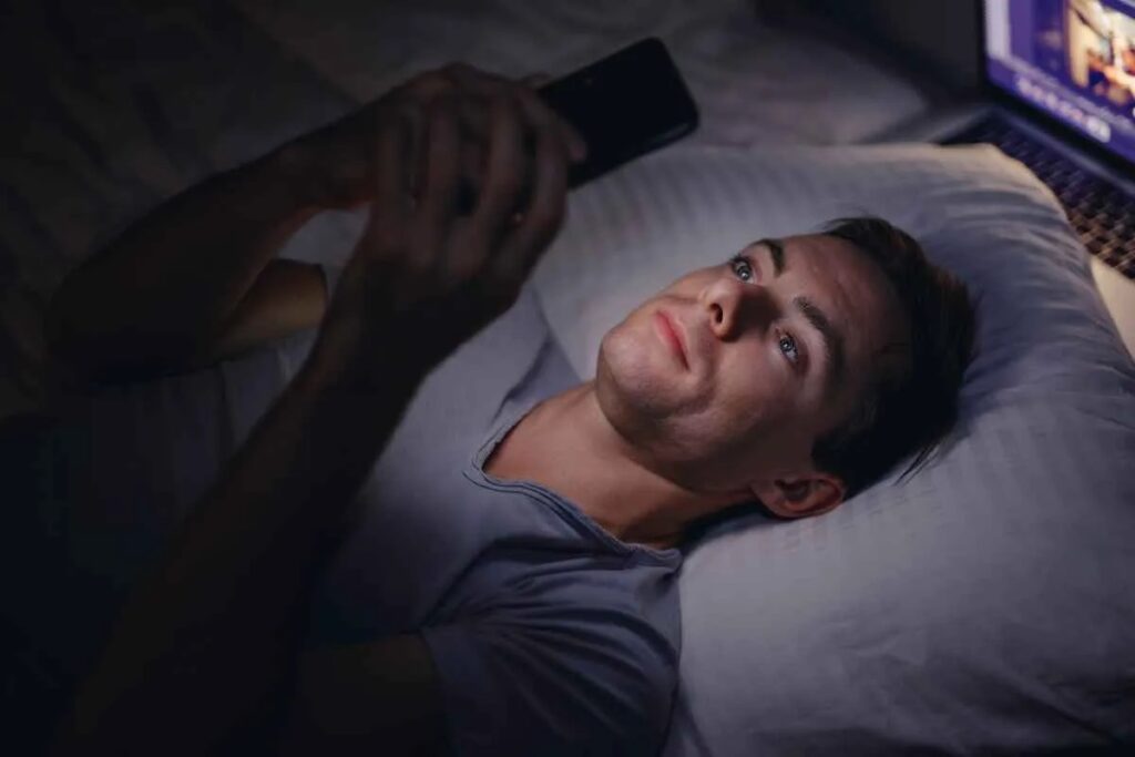 تأثیر استفاده از موبایل بر خواب