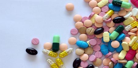 هرگز این کار را هنگام قرص خوردن انجام ندهید