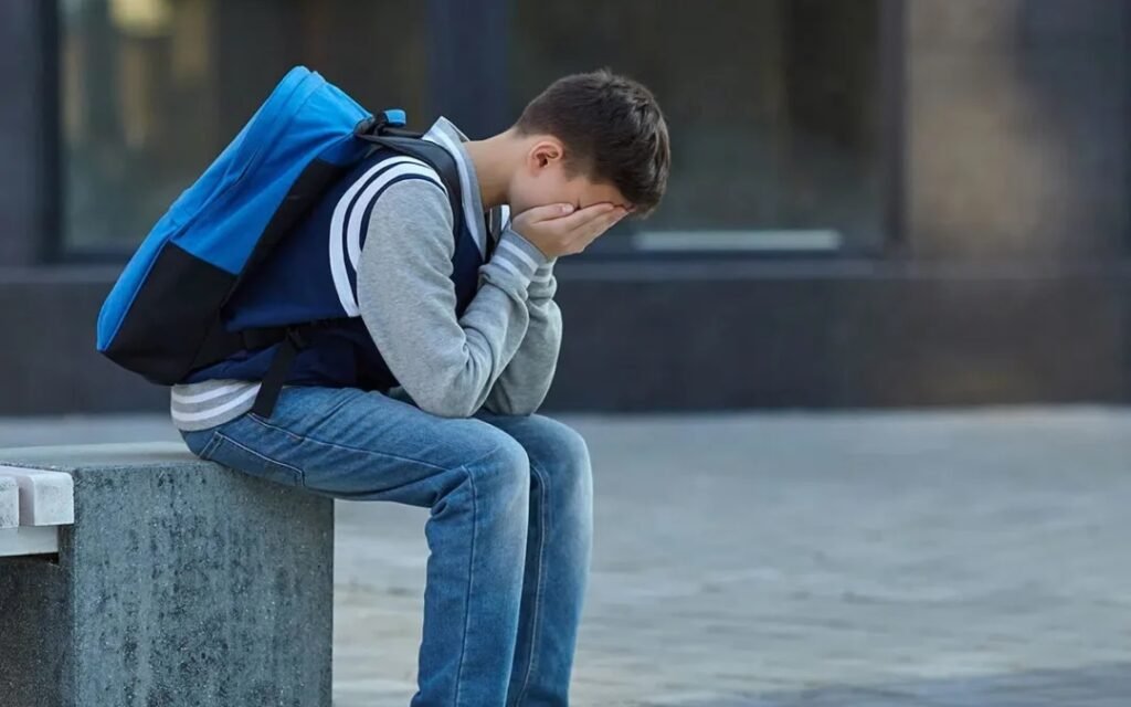 تأثیر ورزش‌های گروهی بر کاهش تمایل به خودکشی در نوجوانان