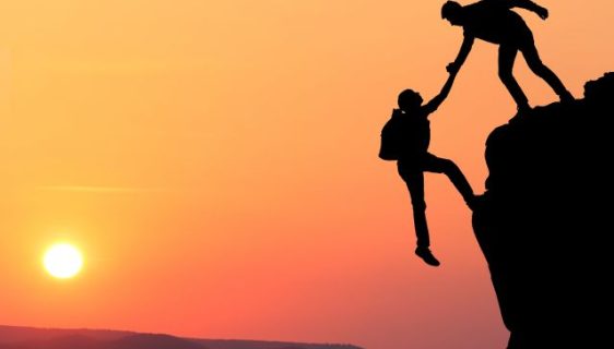 چگونه دیگران را قانع کنیم؟ + ۱۰ راز متقاعد کردن دیگران